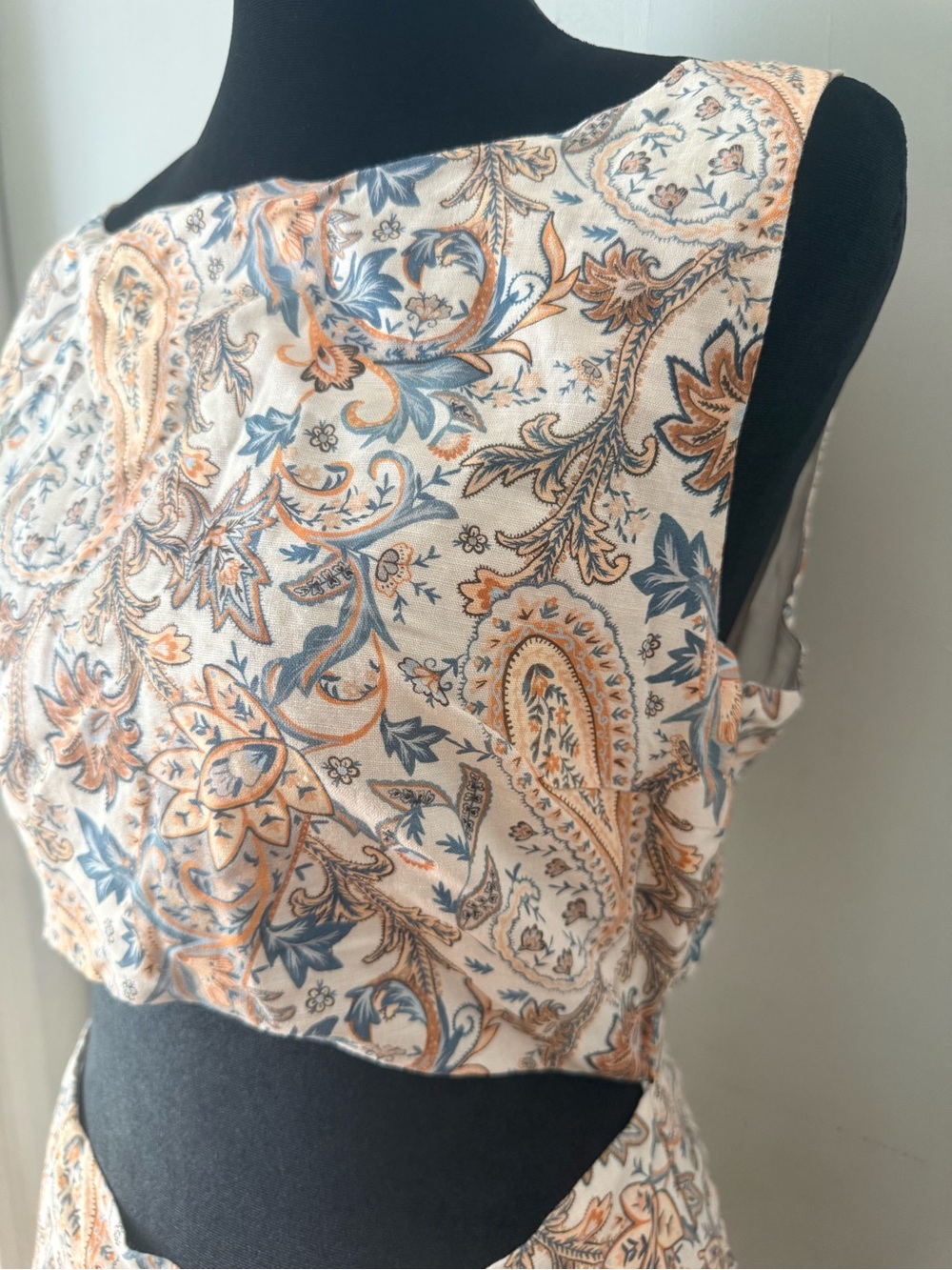 Charlie Holiday Paisley Cutout Mini dress in Cream and Blue - Picture 4 of 7